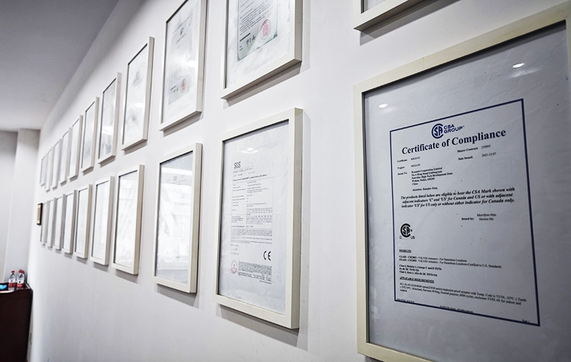 华易智控 认证证书墙 | Muro di certificazione DCL